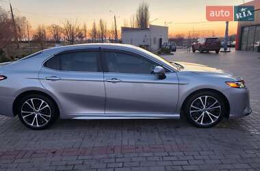 Седан Toyota Camry 2020 в Черкассах