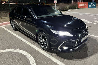 Седан Toyota Camry 2023 в Киеве