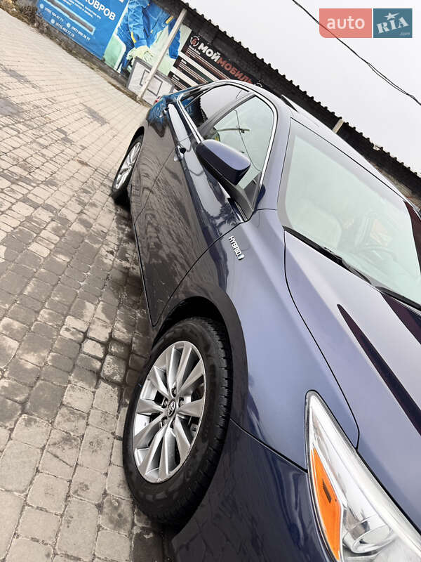 Седан Toyota Camry 2016 в Харкові