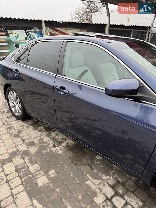 Седан Toyota Camry 2016 в Харкові