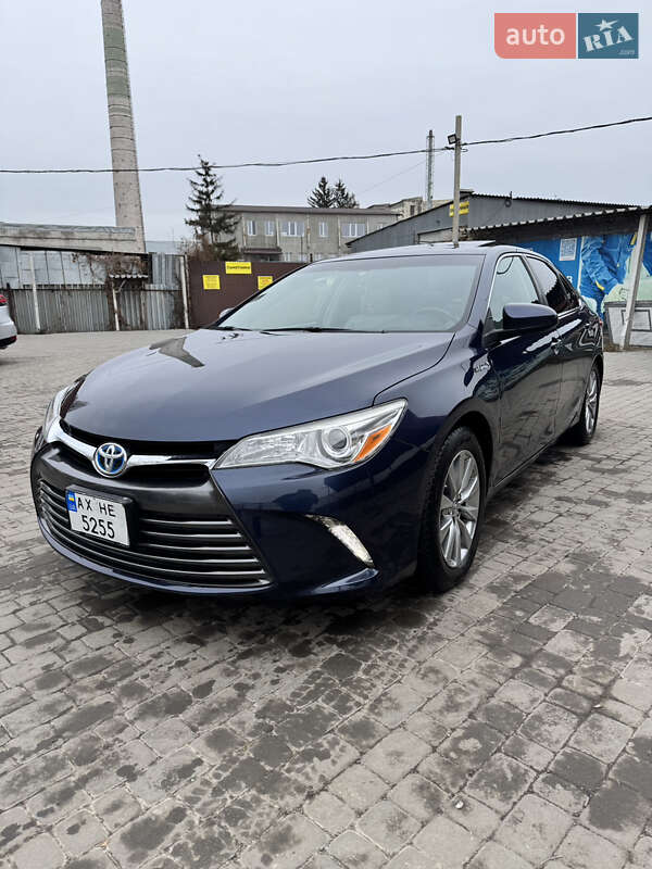 Седан Toyota Camry 2016 в Харкові