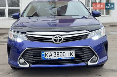 Седан Toyota Camry 2015 в Киеве