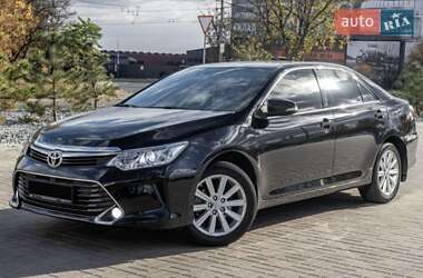 Седан Toyota Camry 2016 в Дніпрі