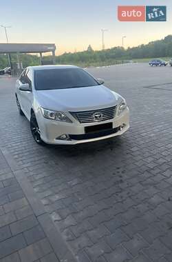 Седан Toyota Camry 2012 в Дніпрі