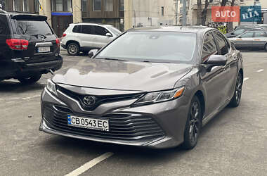 Седан Toyota Camry 2017 в Києві