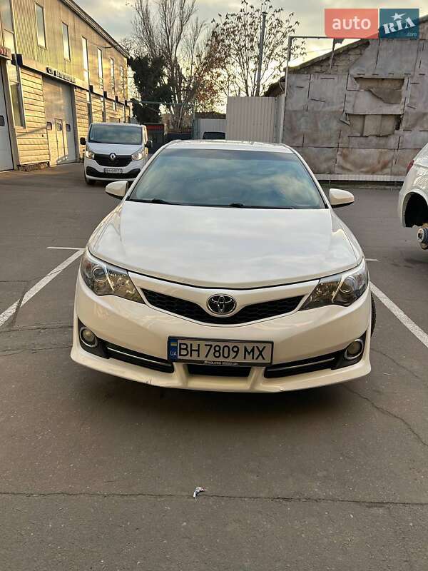 Седан Toyota Camry 2013 в Одесі