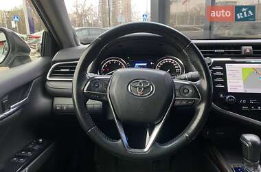 Седан Toyota Camry 2018 в Києві