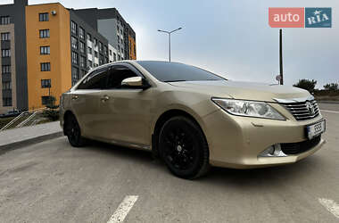 Седан Toyota Camry 2012 в Рівному