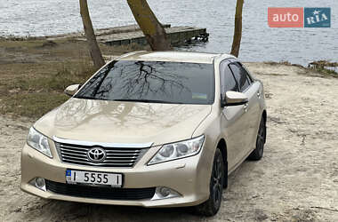 Седан Toyota Camry 2012 в Рівному