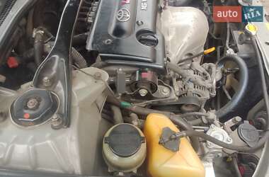 Седан Toyota Camry 2004 в 