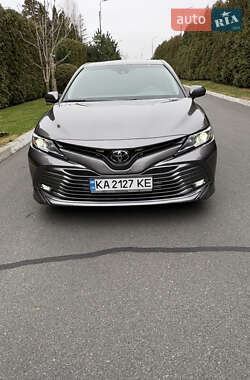 Седан Toyota Camry 2019 в 