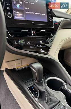 Седан Toyota Camry 2021 в 