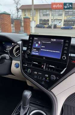 Седан Toyota Camry 2021 в 
