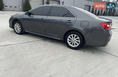 Седан Toyota Camry 2012 в Днепре