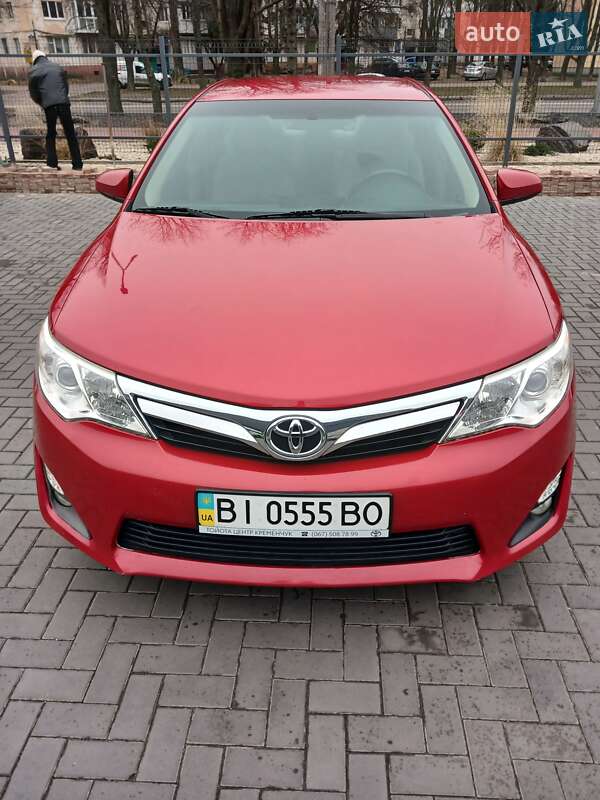 Седан Toyota Camry 2013 в Кременчуці