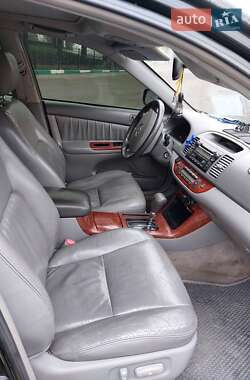 Седан Toyota Camry 2005 в 