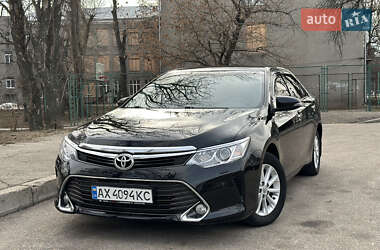 Седан Toyota Camry 2015 в Харкові