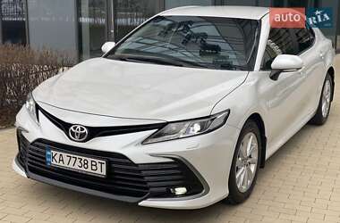 Седан Toyota Camry 2021 в Києві