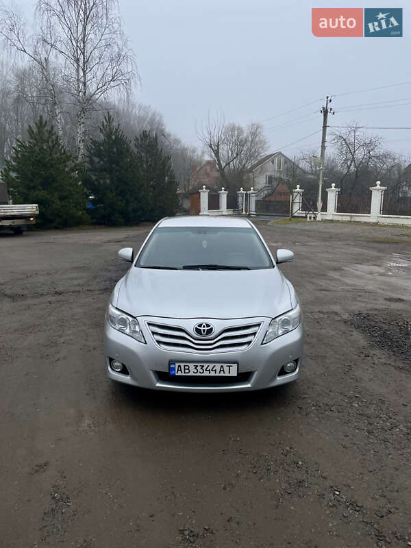 Седан Toyota Camry 2010 в Вінниці