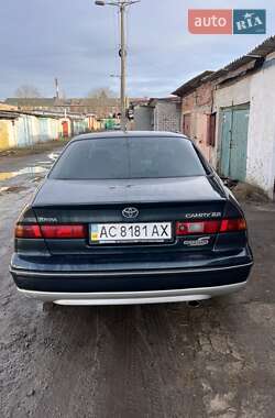 Седан Toyota Camry 1998 в Володимирі