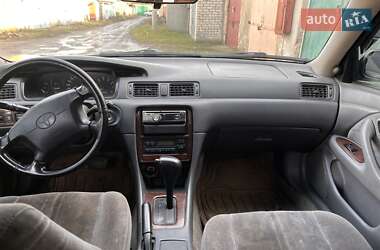 Седан Toyota Camry 1998 в Володимирі