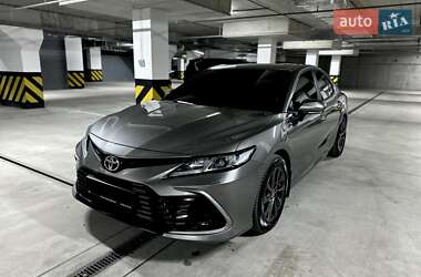 Седан Toyota Camry 2021 в Дніпрі