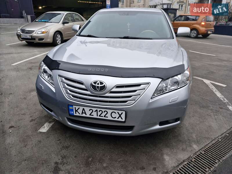 Седан Toyota Camry 2007 в Киеве