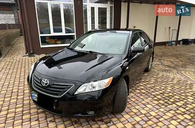 Седан Toyota Camry 2008 в Сумах