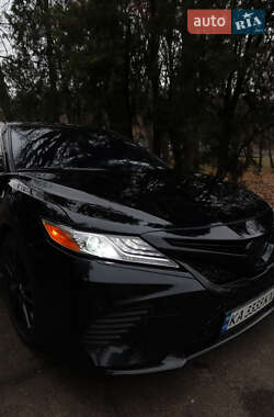 Седан Toyota Camry 2017 в Києві
