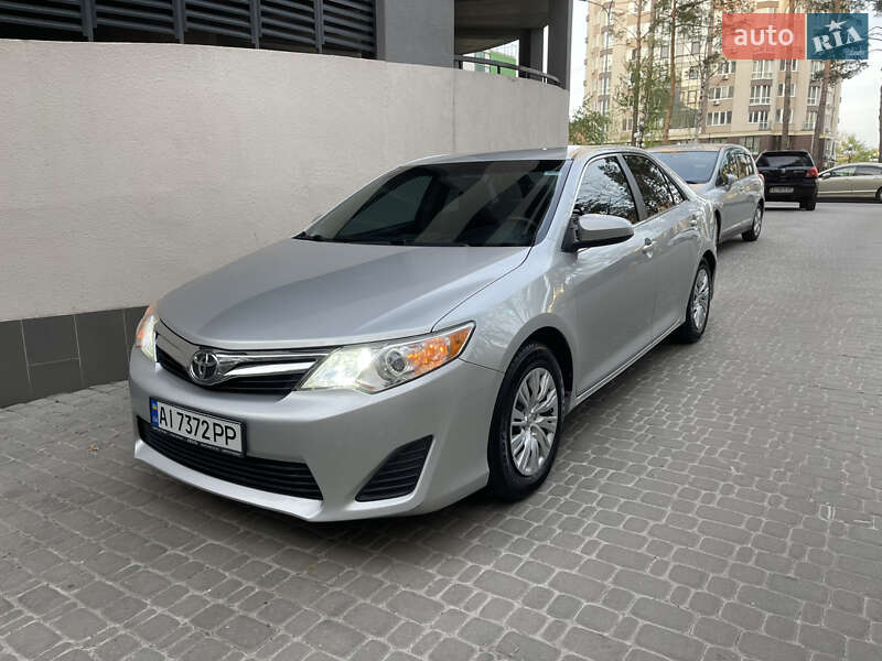 Седан Toyota Camry 2013 в Броварах