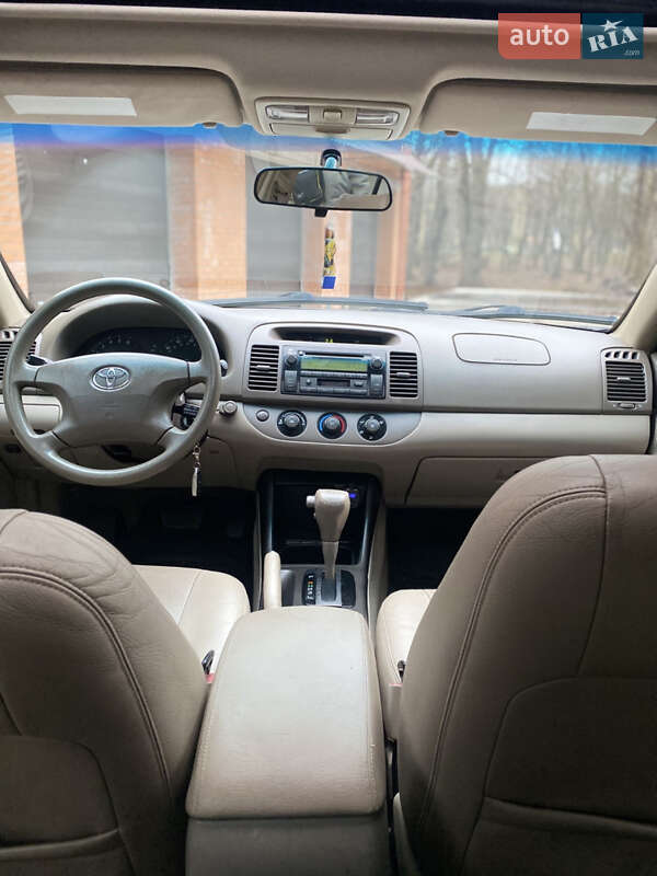 Седан Toyota Camry 2002 в Смілі