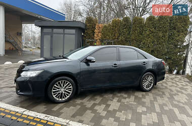 Седан Toyota Camry 2017 в Киеве