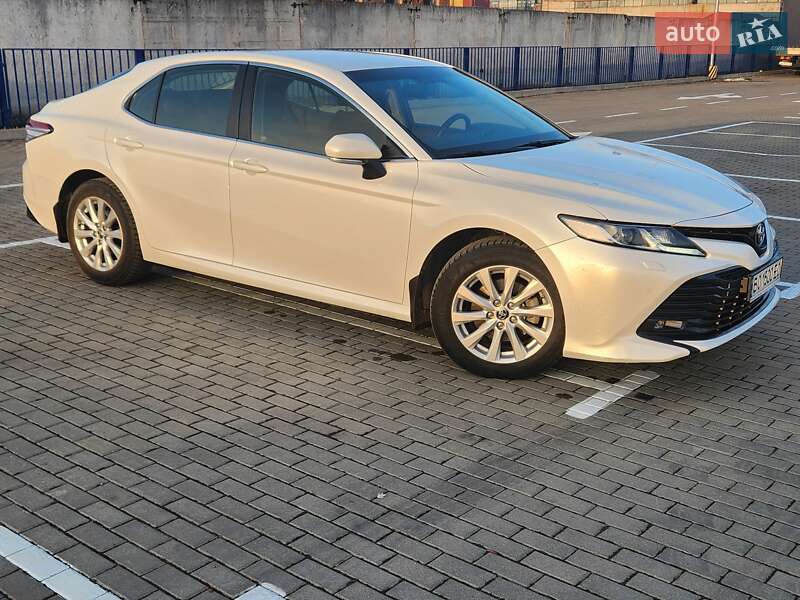 Седан Toyota Camry 2020 в Тернополі