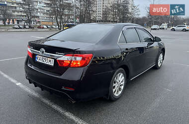 Седан Toyota Camry 2013 в Киеве