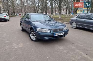 Седан Toyota Camry 1998 в Одессе