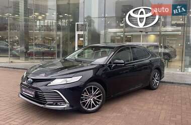 Седан Toyota Camry 2022 в Києві