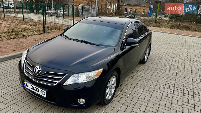 Седан Toyota Camry 2011 в Житомирі