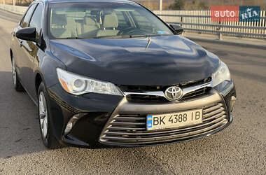 Седан Toyota Camry 2015 в 