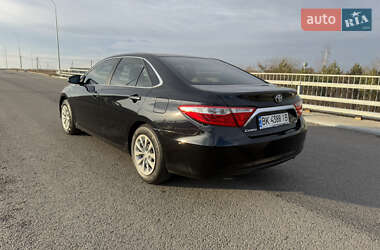 Седан Toyota Camry 2015 в 