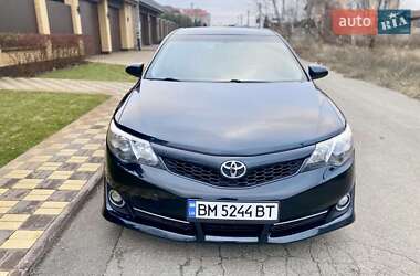 Седан Toyota Camry 2014 в Києві