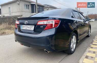 Седан Toyota Camry 2014 в Києві