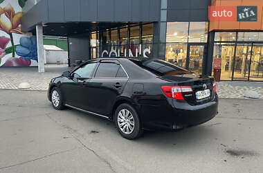 Седан Toyota Camry 2012 в Києві