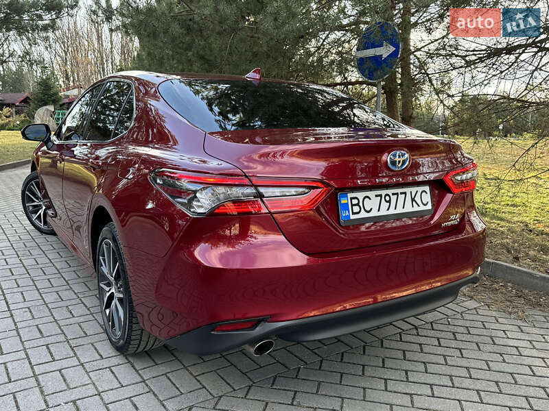 Седан Toyota Camry 2021 в Дрогобыче