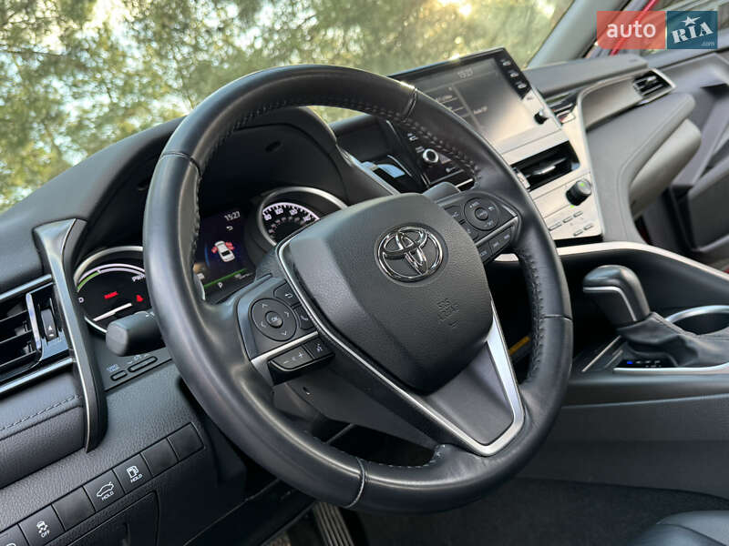 Седан Toyota Camry 2021 в Дрогобыче