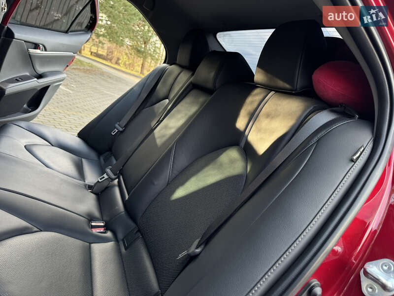 Седан Toyota Camry 2021 в Дрогобыче