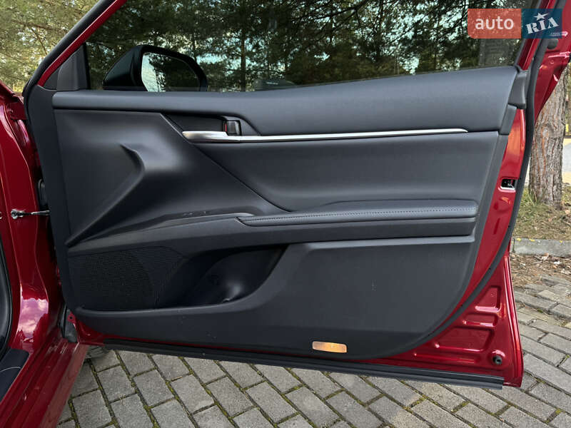 Седан Toyota Camry 2021 в Дрогобыче