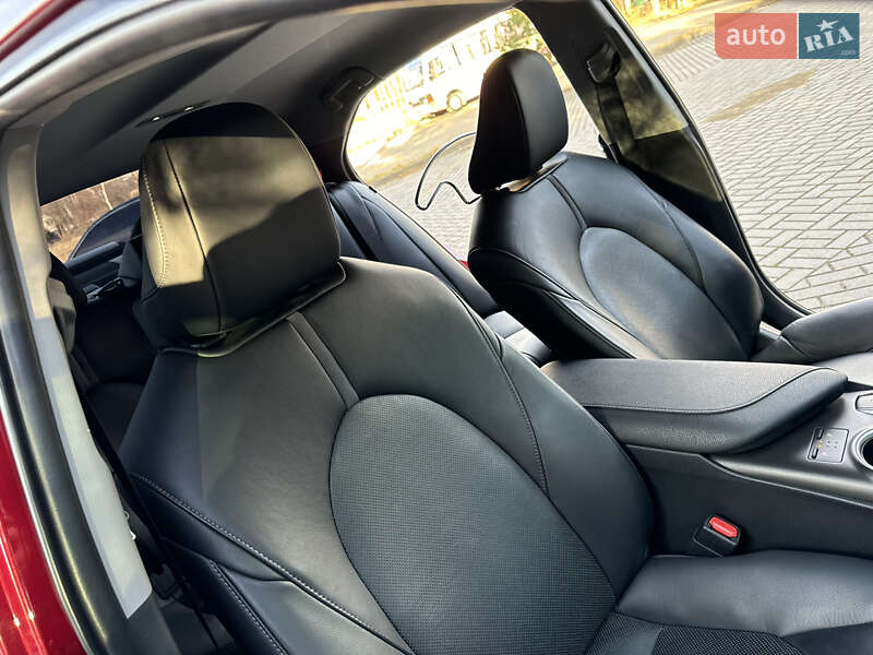 Седан Toyota Camry 2021 в Дрогобыче