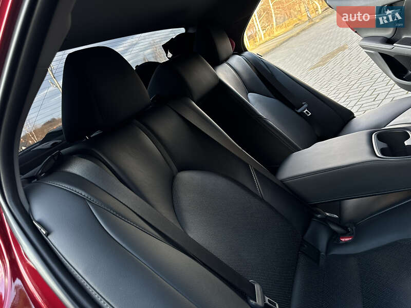 Седан Toyota Camry 2021 в Дрогобыче