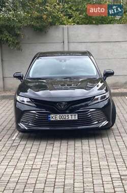 Седан Toyota Camry 2018 в Херсоне