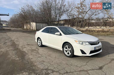 Седан Toyota Camry 2012 в Хмельницком